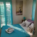 Elektra's With Parking أرغوستولي