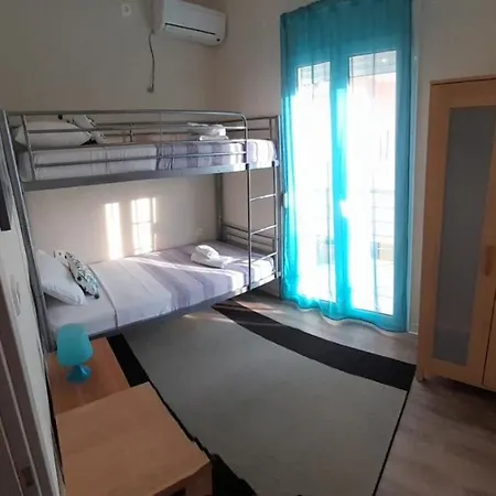 Elektra's With Parking Apartment *