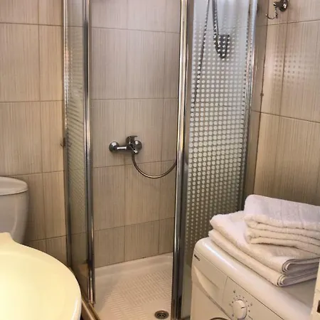 Elektra's With Parking *