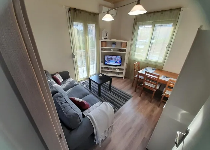 Elektra's With Parking *