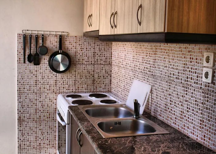 Elektra's With Parking アルゴストリオン