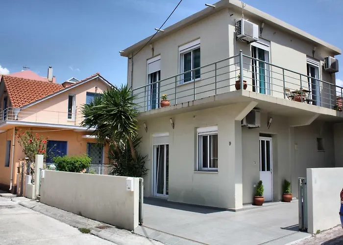 Elektra's With Parking *