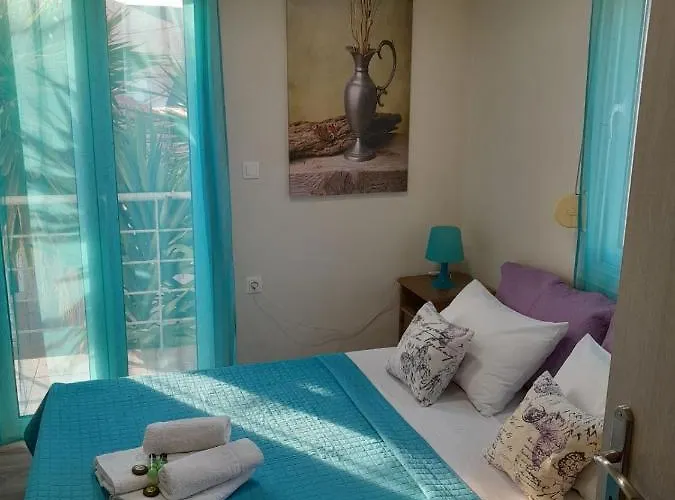 Elektra's With Parking Αργοστόλι